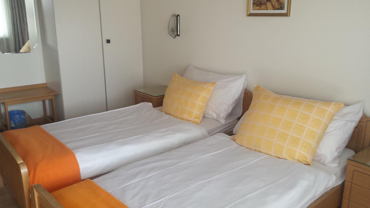 Hotel Restaurant Klosterli Pieterlen Екстериор снимка